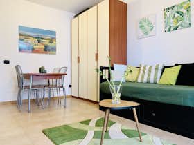 单间公寓 正在以 €1,000 的月租出租，其位于 Sesto San Giovanni, Via Umberto Pace
