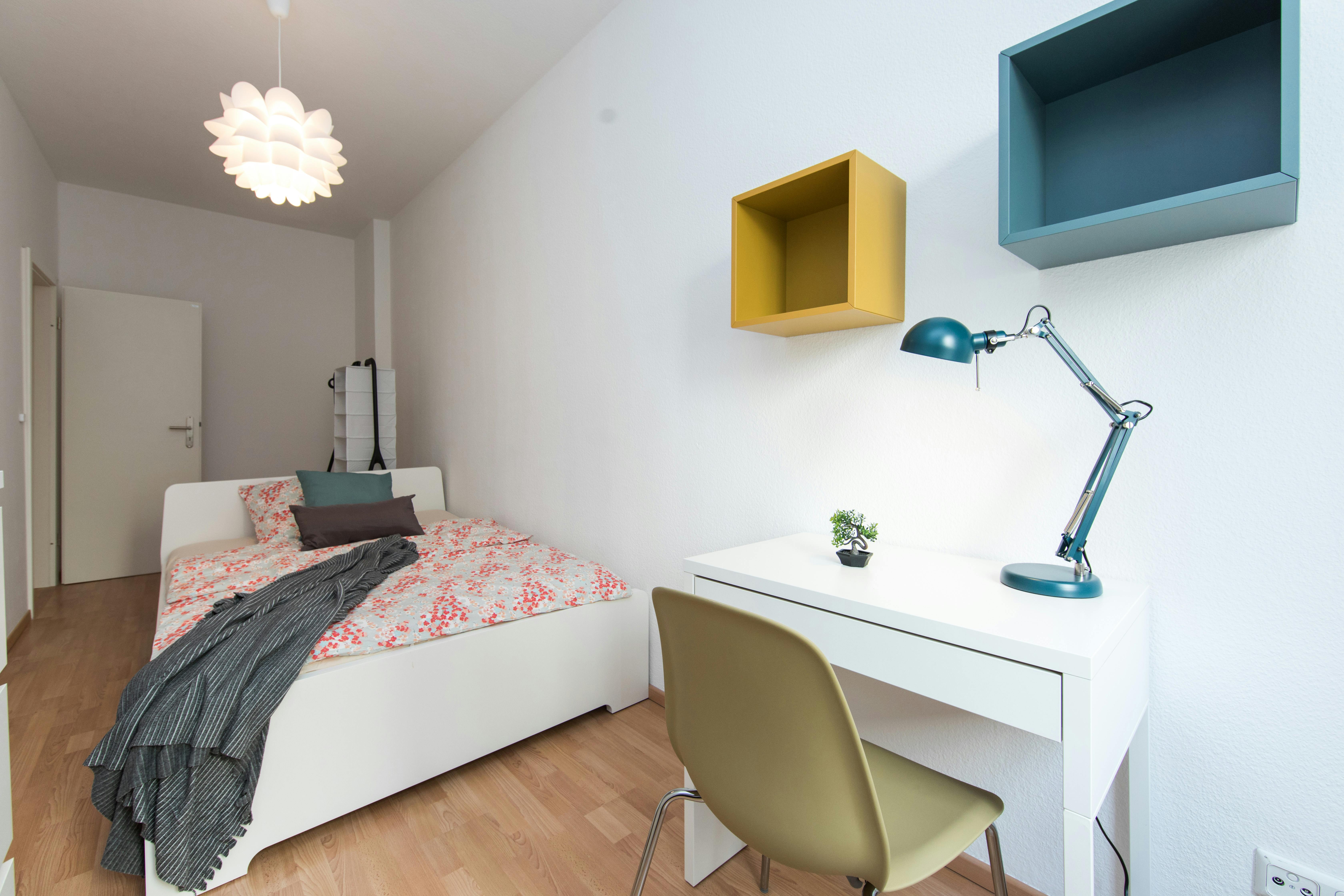 WG-Zimmer zu mieten für 590 € pro Monat in Berlin, Petersburger Straße