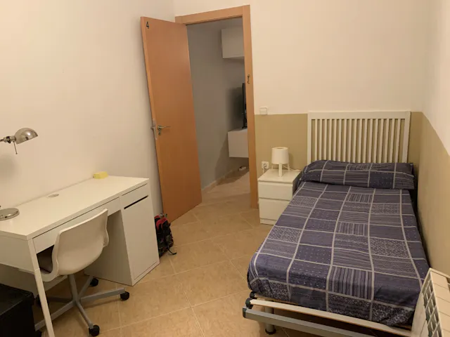 Private room in Carrer de Jordi de Sant Jordi, Barcelona (1066888) room image 1
