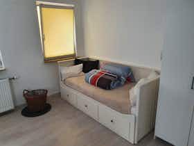 单间公寓 正在以 €850 的月租出租，其位于 Stuttgart, Echazstraße