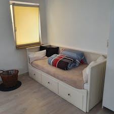 Studio for rent for €850 per month in Stuttgart, Echazstraße