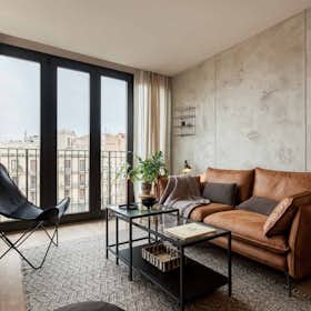 Apartment for rent for €2,998 per month in Barcelona, Carrer de València
