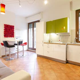Apartment for rent for €1,600 per month in Bologna, Via San Donato