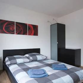 公寓 正在以 €3,000 的月租出租，其位于 Mühlheim am Main, Henri-Dunant-Straße