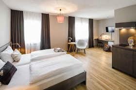 Wohnung zu mieten für 1.650 € pro Monat in Frankfurt am Main, Idsteiner Straße