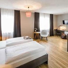 Appartement te huur voor € 1.650 per maand in Frankfurt am Main, Idsteiner Straße