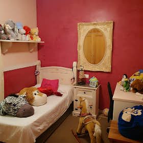 Private room for rent for €499 per month in Sevilla, Avenida de Kansas City
