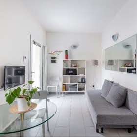 Lägenhet att hyra för 1 450 € i månaden i Florence, Via Antonio Squarcialupi