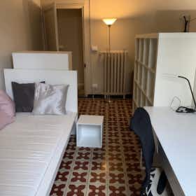 Mehrbettzimmer zu mieten für 450 € pro Monat in Florence, Viale Giuseppe Mazzini