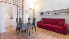 Apartment for rent for €1,808 per month in Milan, Via Giorgio Washington