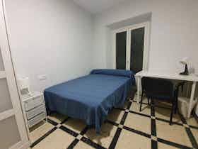 Private room for rent for €385 per month in Granada, Calle Natalio Rivas