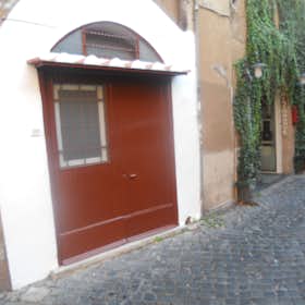 Studio for rent for € 700 per month in Rome, Vicolo della Renella