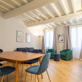 Apartment for rent for €2,500 per month in Florence, Via del Purgatorio