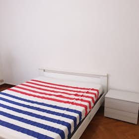 Private room for rent for €590 per month in Turin, Corso Inghilterra