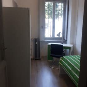 Private room for rent for €450 per month in Turin, Corso Inghilterra