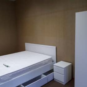Private room for rent for €570 per month in Turin, Via Federico Paolini