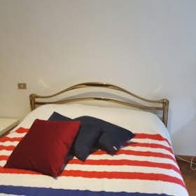 Private room for rent for €490 per month in Turin, Via Felice Cordero di Pamparato