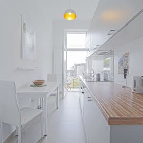 Wohnung zu mieten für 1.200 € pro Monat in Düsseldorf, Hoffeldstraße
