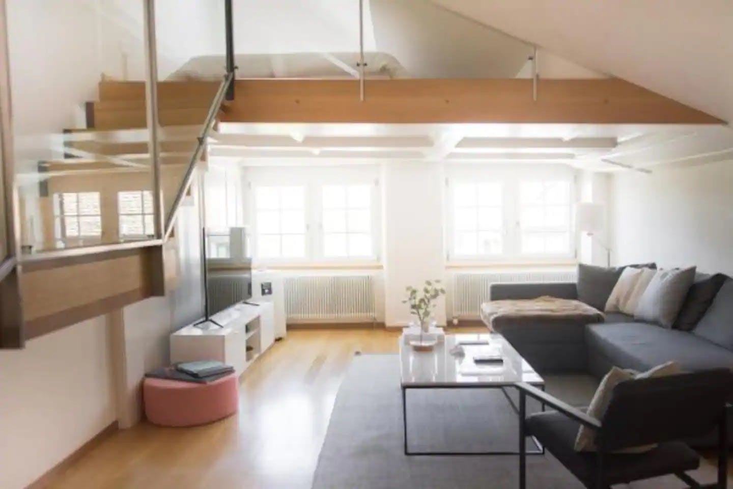 Apartament de închiriat pentru 12.835 EUR pe lună în Zürich, Schifflände