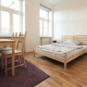Apartment for rent for €770 per month in Vienna, Lerchenfelder Gürtel