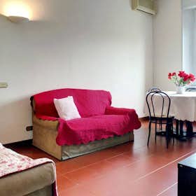 公寓 正在以 €1,200 的月租出租，其位于 Milan, Via Giovanni Antonio Amadeo