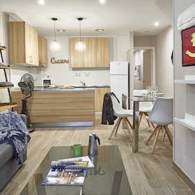 Apartment for rent for €2,200 per month in Barcelona, Carrer del Vallès