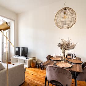 Apartment for rent for €1,869 per month in Lisbon, Rua Filipe da Mata