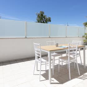 Apartment for rent for €1,200 per month in Termoli, Via Adriatica