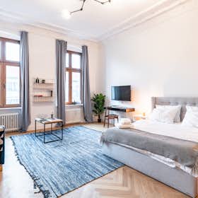 Apartment for rent for €2,300 per month in Berlin, Eislebener Straße