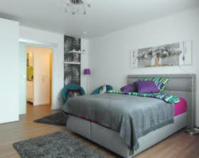 Appartement te huur voor € 1.050 per maand in Düsseldorf, Brückenstraße