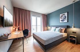 Appartement te huur voor € 1.390 per maand in Braunschweig, Kurzekampstraße