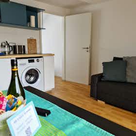 Wohnung zu mieten für 1.495 € pro Monat in Munich, Aidenbachstraße