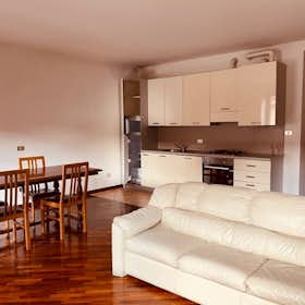 公寓 正在以 €850 的月租出租，其位于 Legnano, Corso Giuseppe Garibaldi