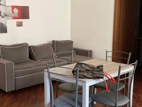 Wohnung zu mieten für 850 € pro Monat in Legnano, Corso Giuseppe Garibaldi