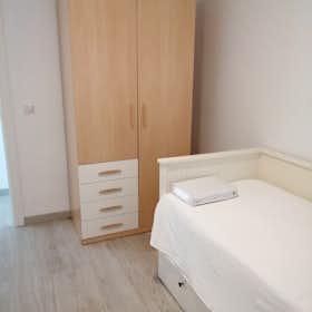 Private room for rent for €375 per month in Málaga, Calle Doctor Mañas Bernabéu