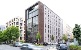 Studio for rent for €1,399 per month in Frankfurt am Main, Lindleystraße