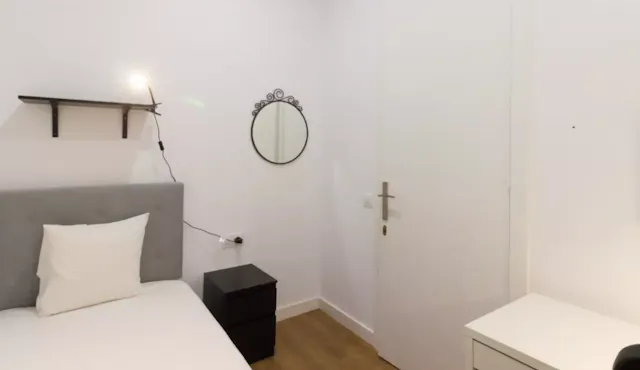 Private room in Carrer de Muntaner, Barcelona (1073557) room image 1