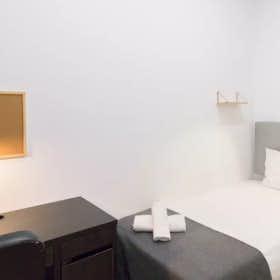 Private room for rent for €599 per month in Barcelona, Carrer de Muntaner