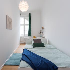 Private room for rent for €580 per month in Berlin, Brückenstraße