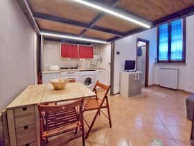 Apartamento para alugar por € 1.170 por mês em Milan, Via Accademia
