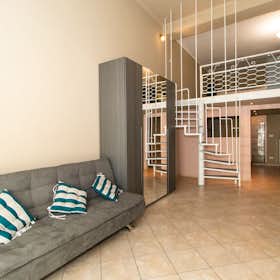 Apartment for rent for €640 per month in Turin, Via Don Giovanni Bosco