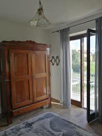 私人房间 正在以 €400 的月租出租，其位于 Mondovì, Via del Mazzucco