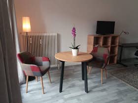 Apartment for rent for €1,100 per month in Vienna, Brandmayergasse