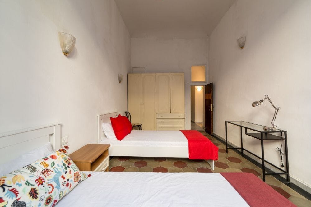 Shared room for rent for €350 per month in Florence, Borgo Ognissanti