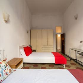Shared room for rent for €370 per month in Florence, Borgo Ognissanti