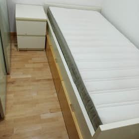 Privé kamer te huur voor € 430 per maand in L'Hospitalet de Llobregat, Carrer de l'Emigrant