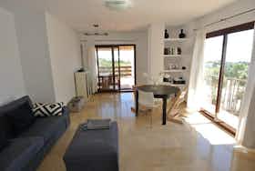 Lägenhet att hyra för 2 500 € i månaden i Marbella, Calle Sierra Cazorla