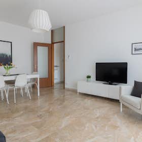 Apartment for rent for €1,500 per month in Verona, Via Giuseppe Adami