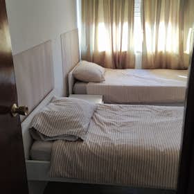 Private room for rent for €450 per month in Valencia, Carrer Fuencaliente