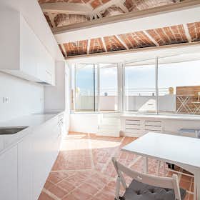 Apartment for rent for €1,500 per month in Barcelona, Carrer de Tamarit